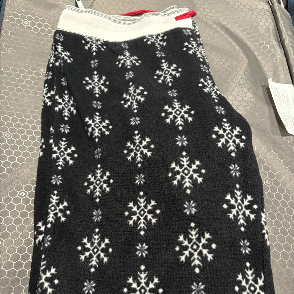 Women’s PJ Salvage fleece snowflake pajamas
